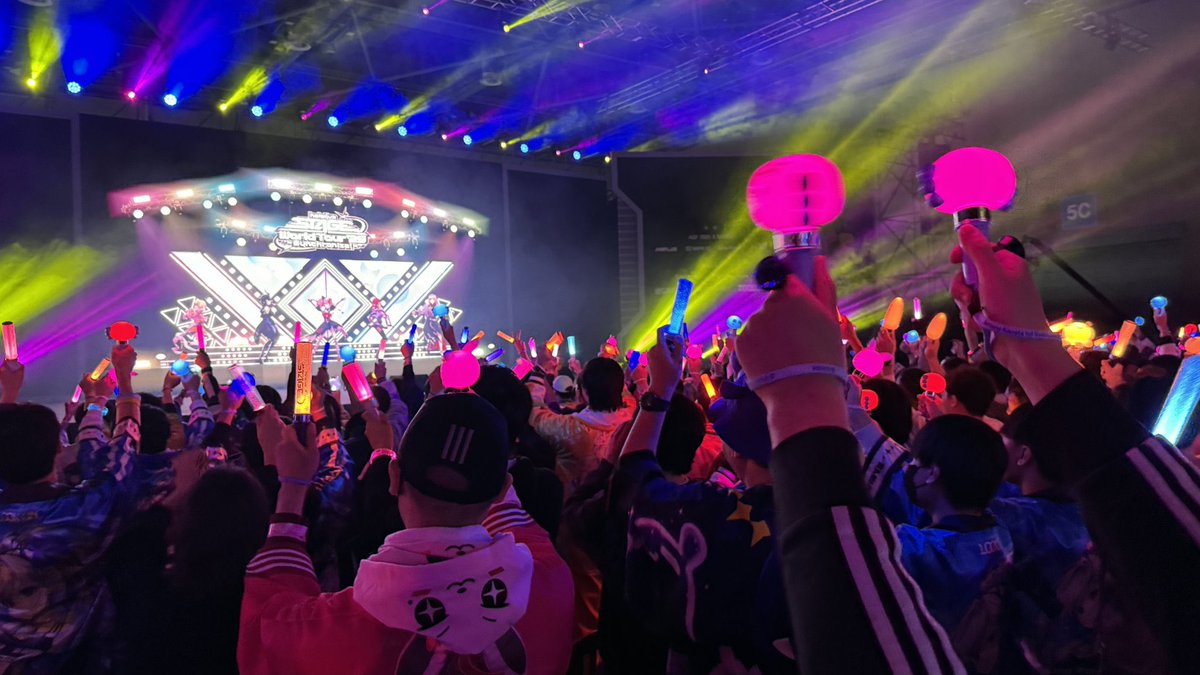 ワールドツアー2025 Synchronize
シドニー🇦🇺 香港🇭🇰 ソウル🇰🇷
3公演参加しました

ゲスト制やイベントテーマ曲など、
新しい挑戦を色んな会場で観れて良き

何より現地ホロライブファンの熱量よ
忘れられない想い出になった
2026もワールドツアーあるといいな

#hololiveSTAGE25