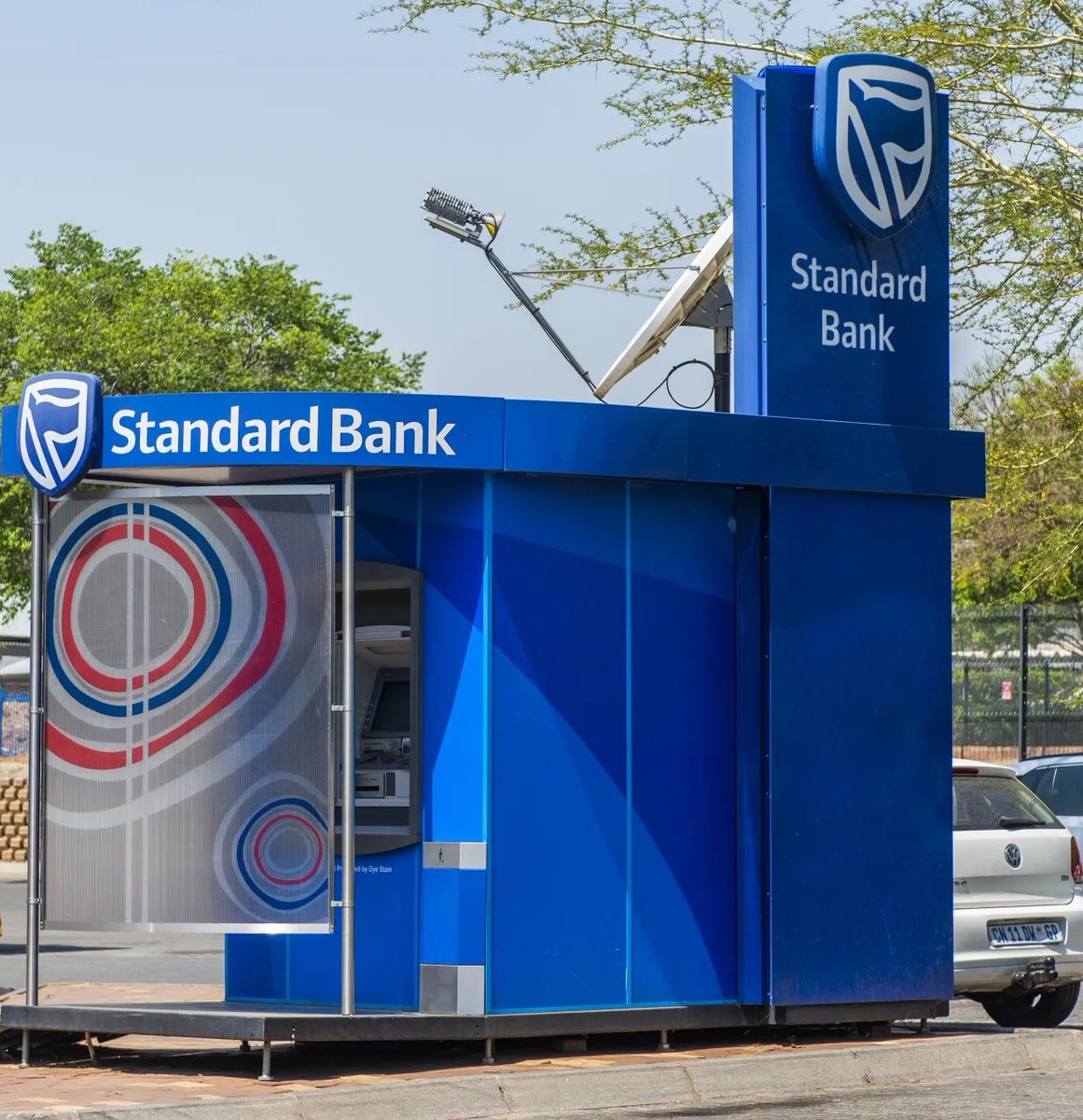 Man’s NOT Barry Roux tweet media