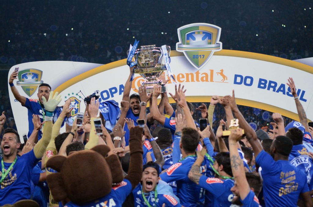 hinchadelCec's tweet photo. Vices do Paquetá com a camisa do flamengo: 

Copa do Brasil : vice para o Cruzeiro 

Sul Américana : vice para o Independiente ARG

Brasileiro : vice para o Palmeiras 

Supercopa Rei : Vice para o Corinthians

Recopa sul Américana : Vice para o Lanús https://t.co/k97feneqsZ
