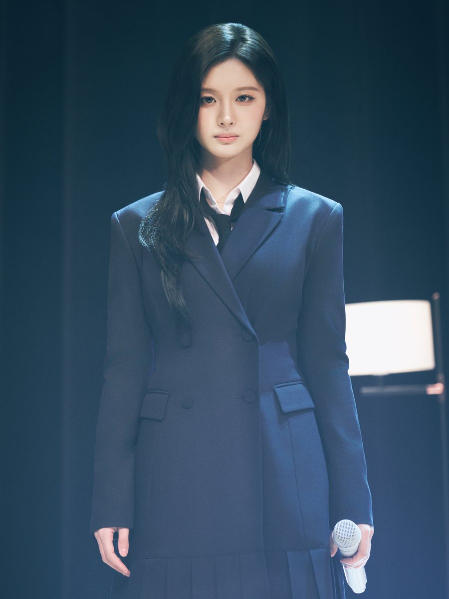 [📸] #지금_이대로만 Live Clip

/)/)
( ˶•༝•)
୭( づ🎤
⭐️ youtu.be/mPTq6M_jA4w

#NMIXX #엔믹스
#설윤 #SULLYOON