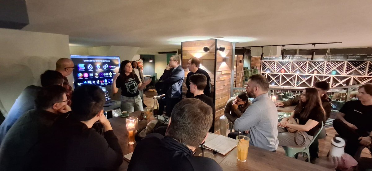 cometsweb3's tweet photo. Budapest, that was massive. 🇭🇺

A huge thank you to everyone who joined our Blockchain Builders Meetup last night. The energy in the room was exactly why we are building this community.

Special shoutout to @sundaoventures for co-hosting and to our speakers for delivering  on stage. 🤝

The momentum in CEE is real.

🇷🇴 Bucharest, you’re up next!