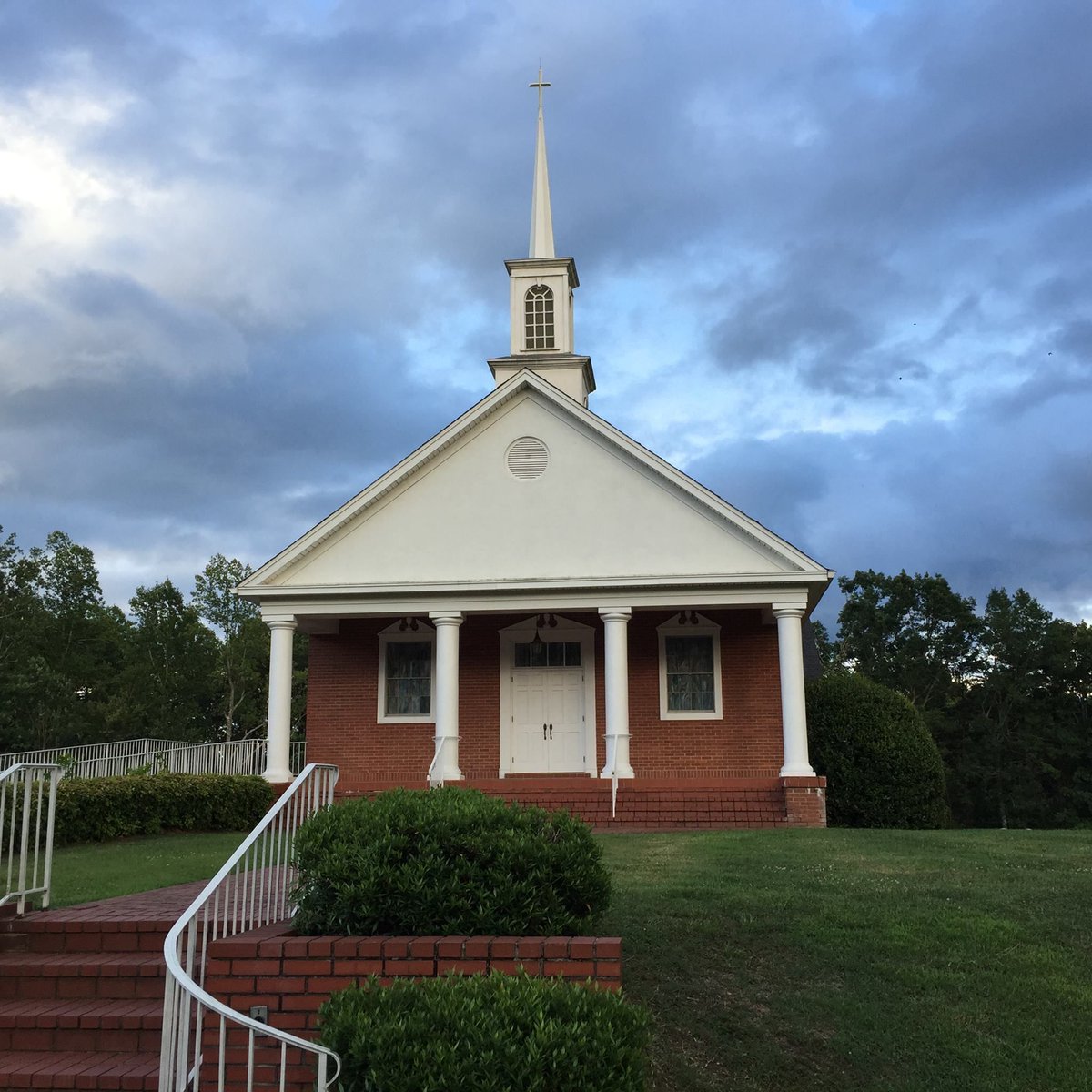 ARPMagazine's tweet photo. Fun Fact Friday! Last week was Frostproof ARP in Florida. Can you name this church? Began in 1858, merged with a nearby church in 1921, and became ARP. The building was destroyed by fire in 1948, and the present building was dedicated in 1949. #ARPchurch https://t.co/HBYHVyzbVq