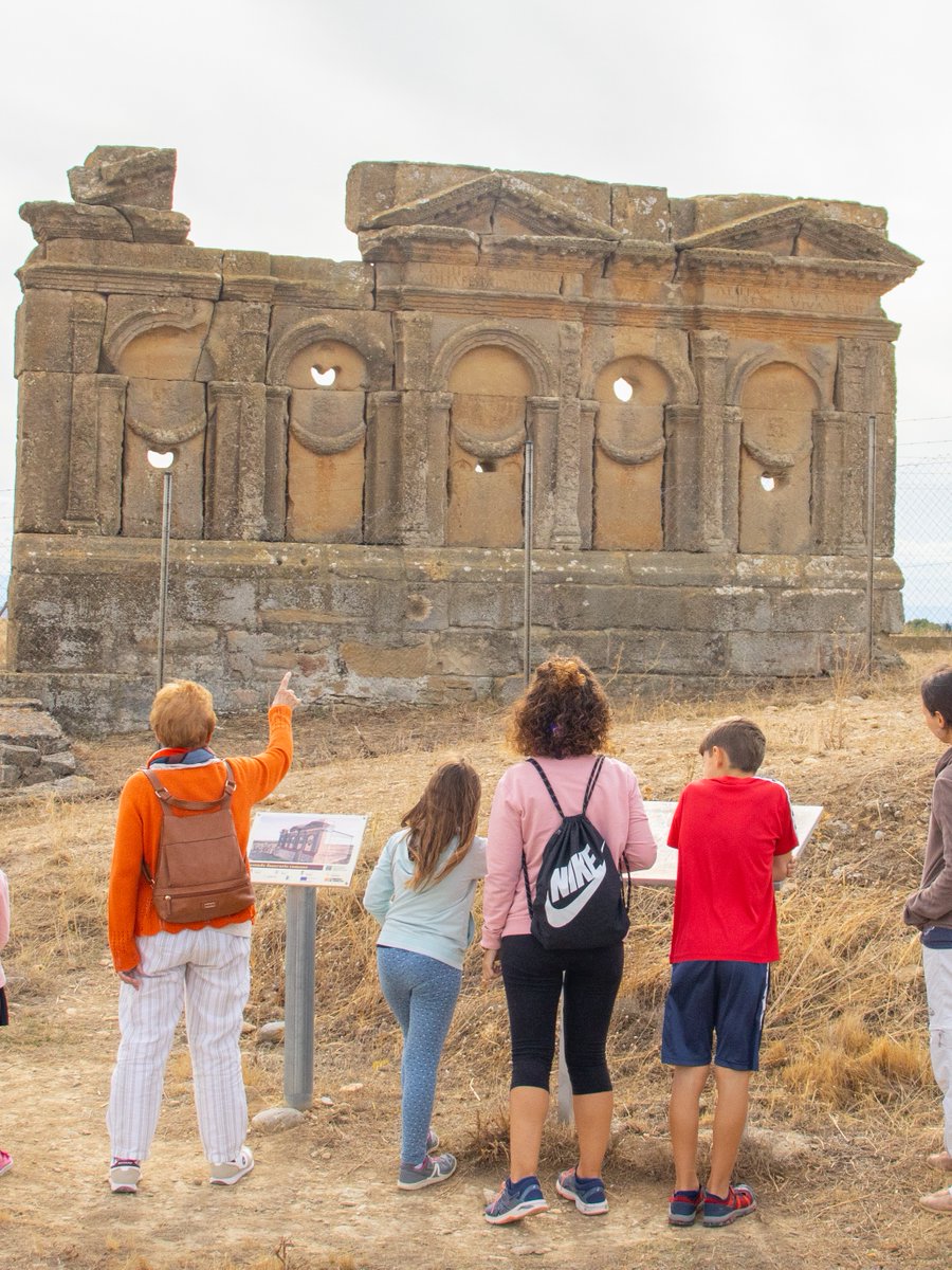 Turismo5Villas's tweet photo. ¿Conoces Layana? 🌿
Un pequeño gran tesoro de las Cinco Villas junto al yacimiento romano de Los Bañales 🏛️
Historia, tranquilidad y esencia rural para una escapada perfecta.
¡Ven a descubrirlo!
#Layana #TurismoCincoVillas #DescubreAragón https://t.co/uF2KJGRLT6