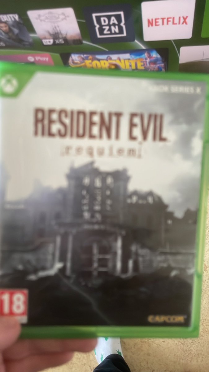 MeethKnives tweet media