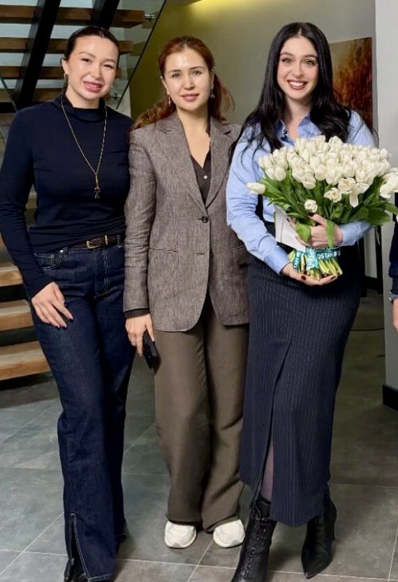 o kadar güzel ki nasıl bu güzelliğe hasret bırakırsın bizi anlamıyorum