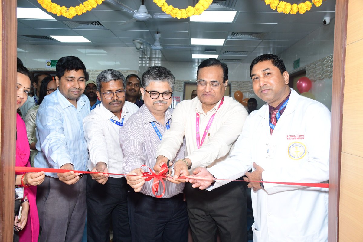 prabhatkhabar's tweet image. AIIMS पटना:  अत्याधुनिक स्पेक्ट-सीटी गामा कैमरे की शुरुआत हुई. अब कैंसर, हृदय व अन्य गंभीर बीमारियों की सटीक और तेज जांच बिहार में ही संभव होगी.  इससे मरीजों को बाहर जाने की जरूरत कम पड़ेगी.

#AIIMSPatna #Healthcare #MedicalTechnology #BiharNews #prabhatkhabar