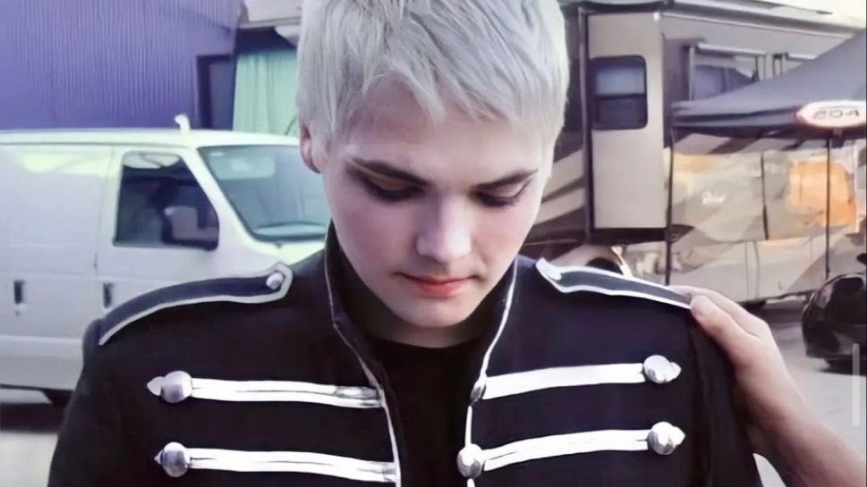 nikki on the murder scene tweet media