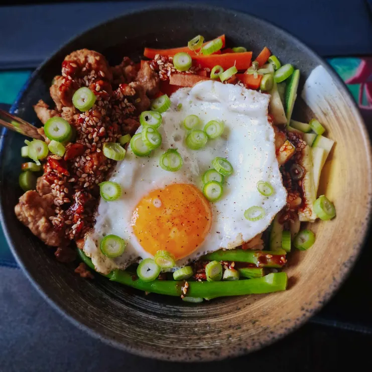 Made bibimbap with chicken today. Chicken got shredded too much so it is minced but oh boy is this tasty and healthy :3