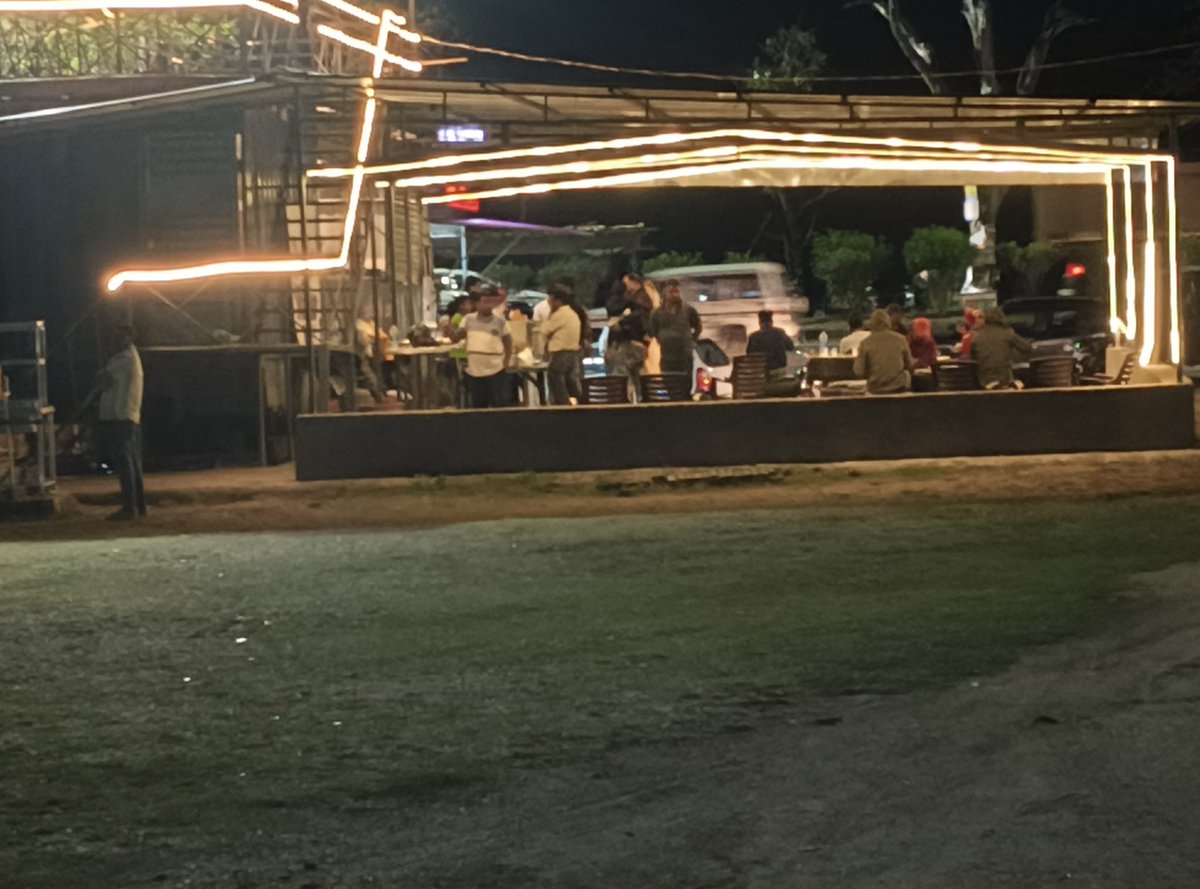 Keep your life simple so that people can understand you quickly 

Don't complicate your life so that people distance themselves from you

Good evening