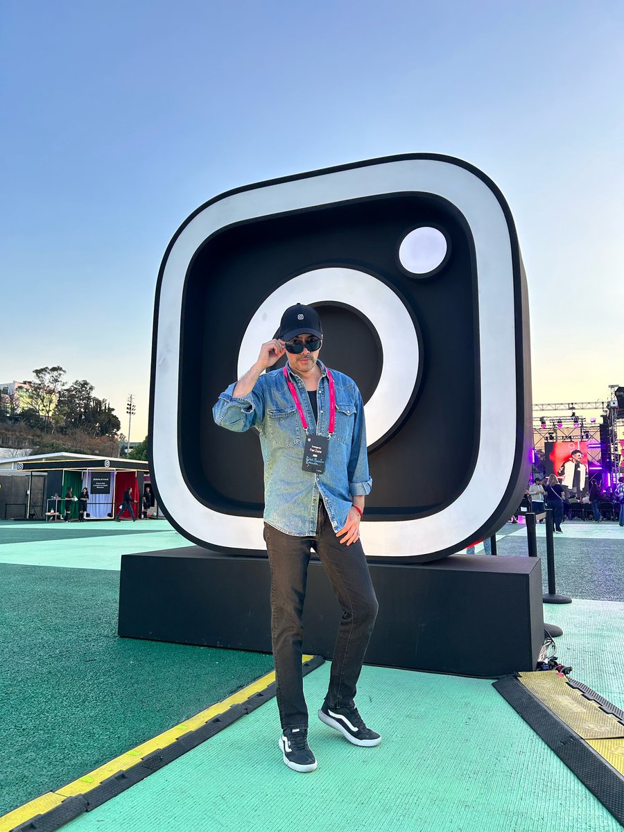 Alex Cisneros tweet media