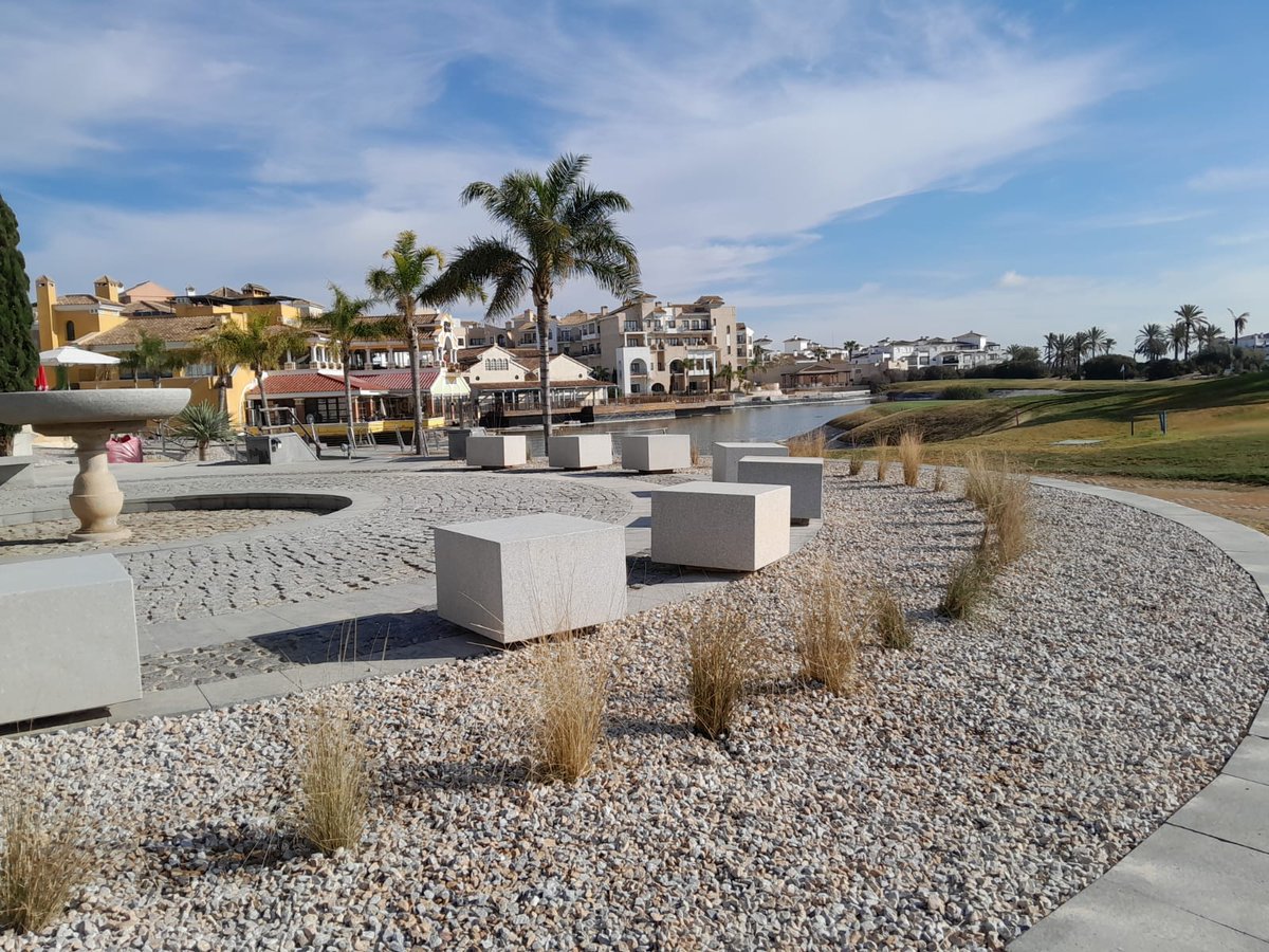 Improvement and refurbishment works in the rear area of the Clubhouse are ongoing.
----------------------
Prosiguen los trabajos de mejora y adecuación en la zona trasera de la Casa Club.