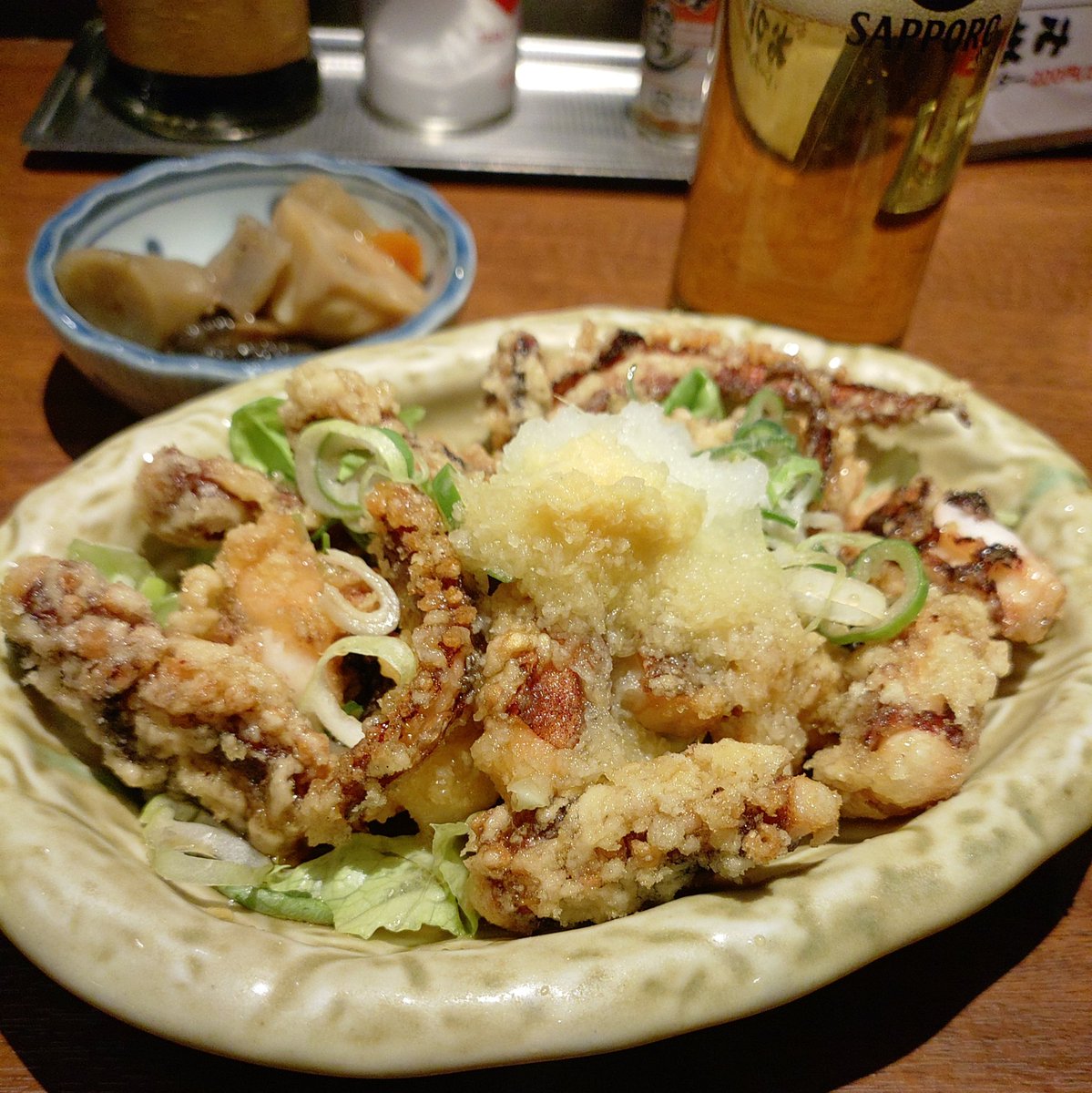 33bluesky33's tweet image. 名物の下足唐揚にホッケに生ラム鉄板炒め
やっぱ生ラム旨いね〜
どっかに野生の生ラム歩いてないかな
美味しかった😋

#BOTCHAN