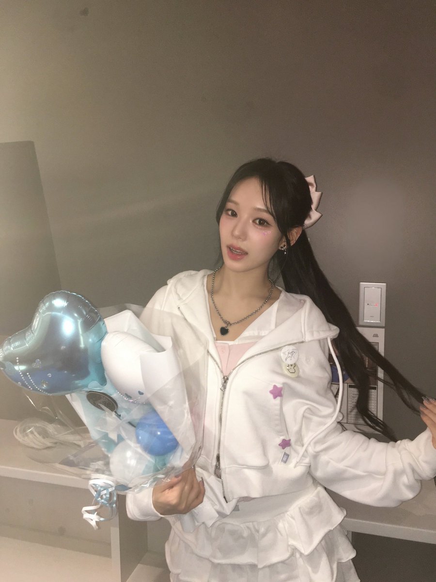 낑 tweet media
