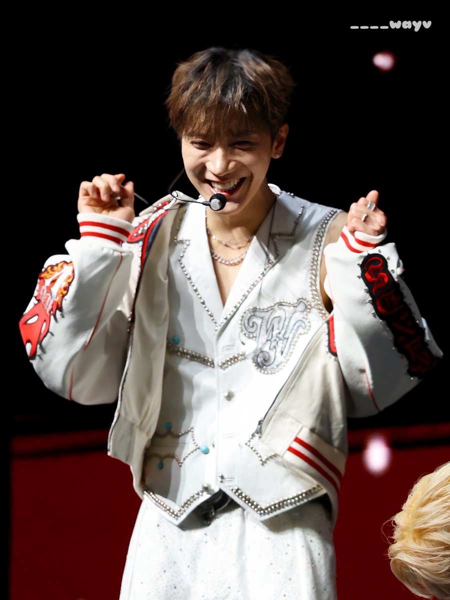 𝑐𝑛 tweet media