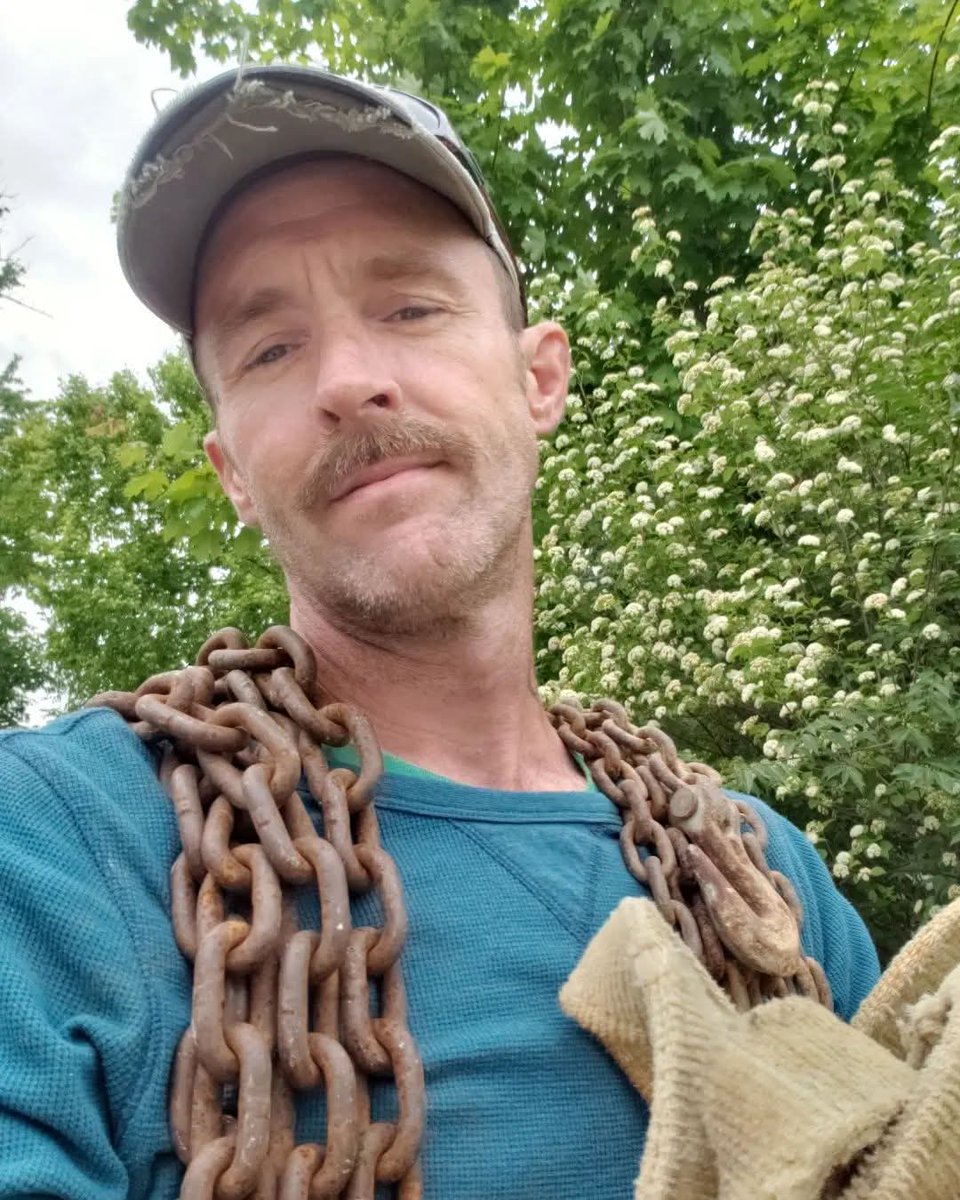 Straight Guys for Gay Eyes tweet media