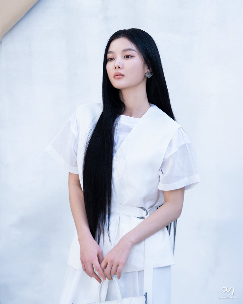 Quiet elegance
#KimYouJung #คิมยูจอง
