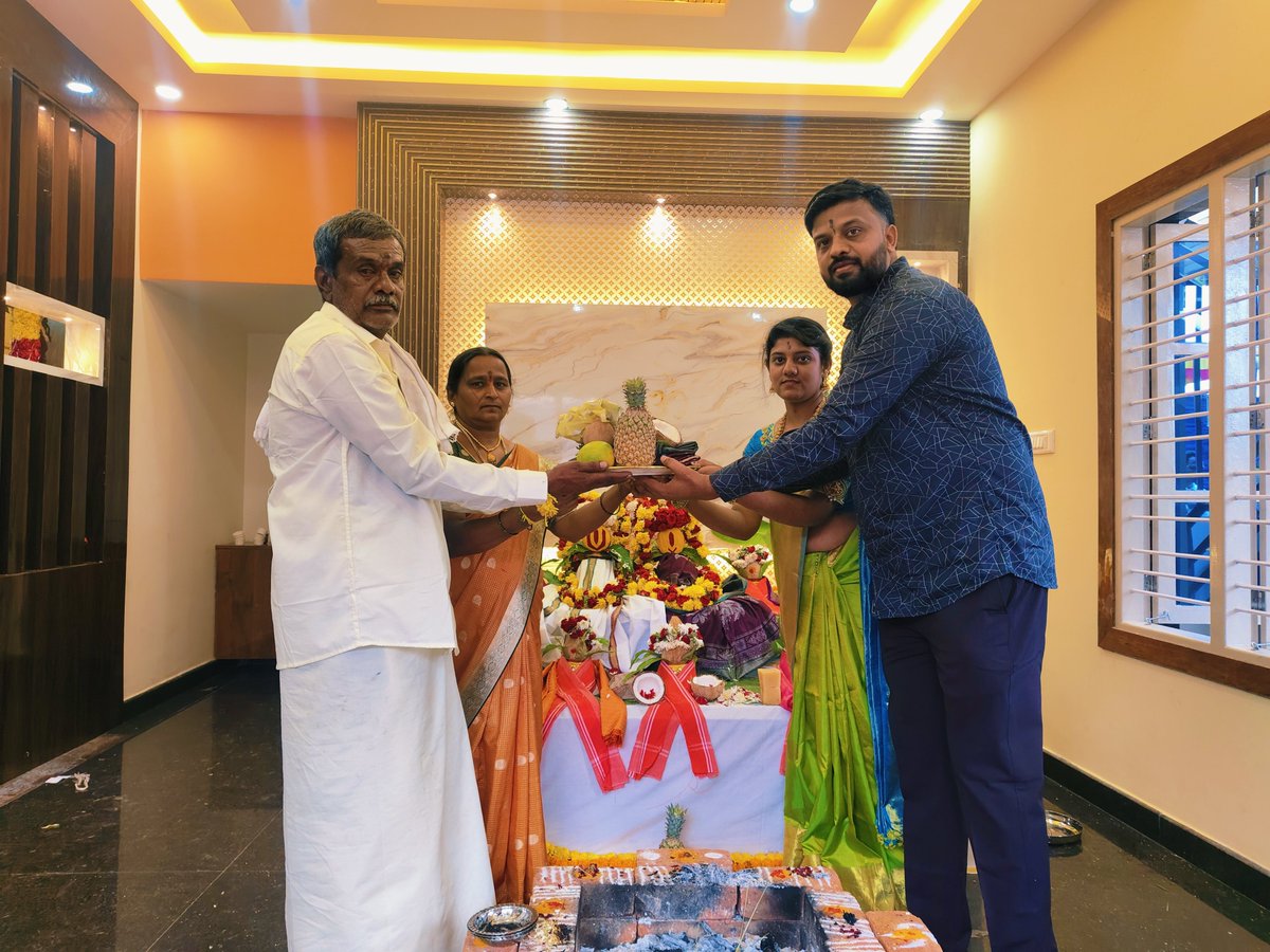 devanshproperti's tweet photo. Ur dream house in ur Hand's 🫶

Successfully handover DP-0️⃣2️⃣

❤️ ನಮ್ಮ ಹೆಜ್ಜೆ ನಿಮ್ಮ ಕನಸಿನ ಕಡೆಗೆ 🏠 

#construction #building #trending #House #newdesign #northface #fyp #Outlook #facebook #instagram https://t.co/Kji2ZxPK6r