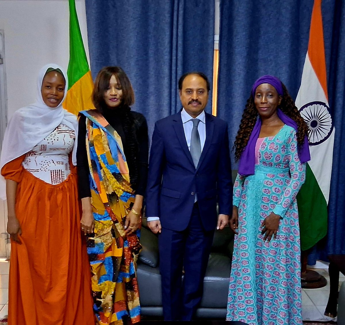 India in Mali tweet media