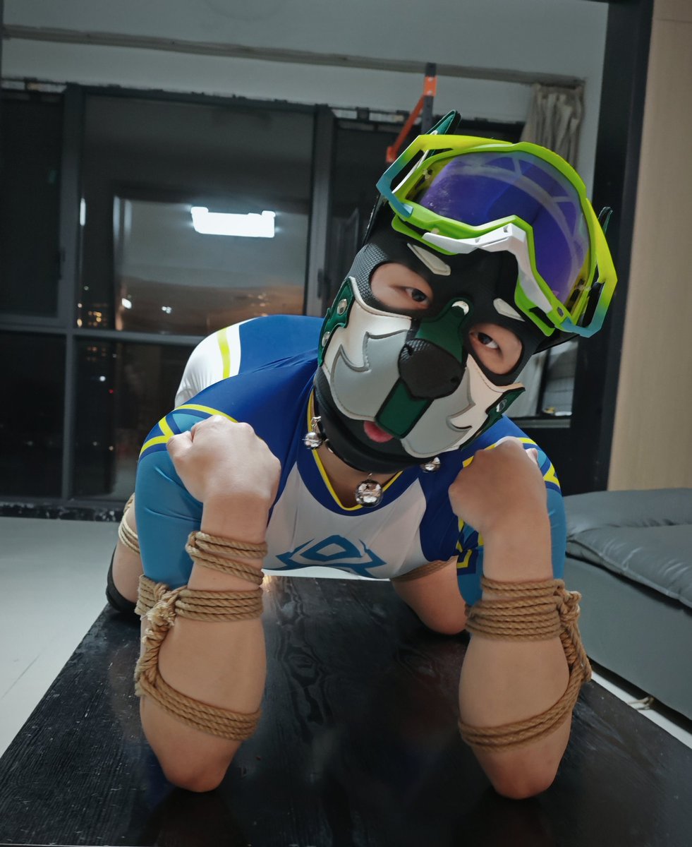 绳印像蛇一样缠绕在我的躯体
展现爱欲的留痕
能不能再紧点，把我捏碎在你掌心
木村的第一次绳缚体验
感谢椰汁老师´༥`
绳缚师：<a href="/yezhifensheng/">奶香椰子汁</a>