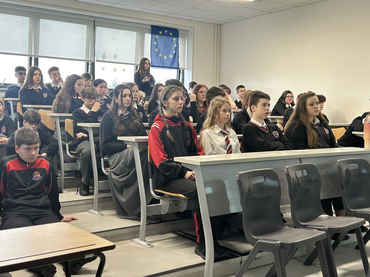 Form 1,2&amp;3 <a href="/colaiste/">Coláiste Chiaráin</a> students had the pleasure of welcoming <a href="/BillyKelleherEU/">Billy Kelleher MEP</a> to the school where a lively Q&amp;A session was had.  The students really enjoyed the session and we are very thankful to Mr Kelleher for bringing EU politics live to our classroom <a href="/cco_mfl/">CcoMFL</a>