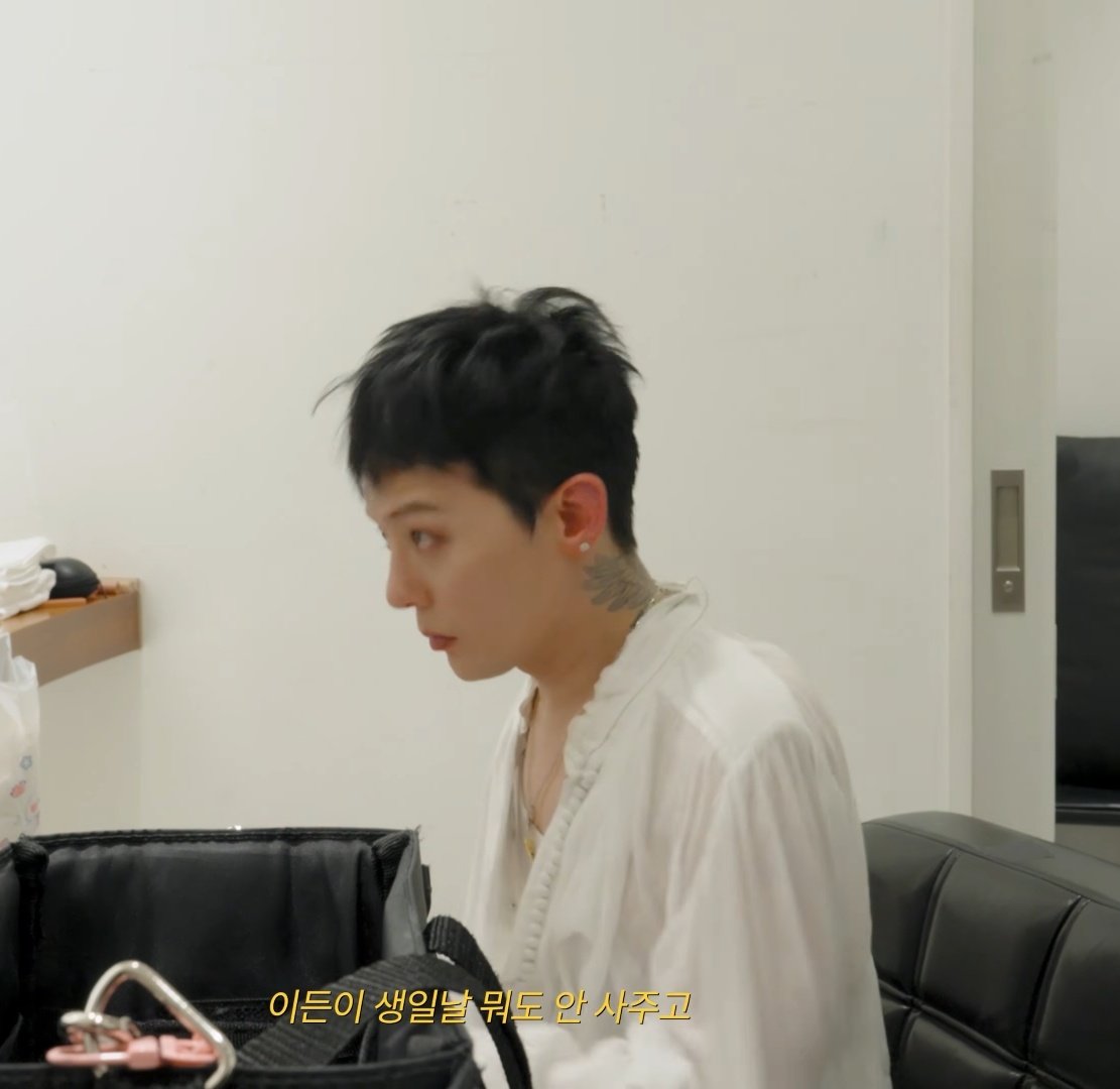 생일 하루 전 최고의 선물... 오라버니 용안...누가 물을 저렇게 마심(P) 느낌이 좋아요