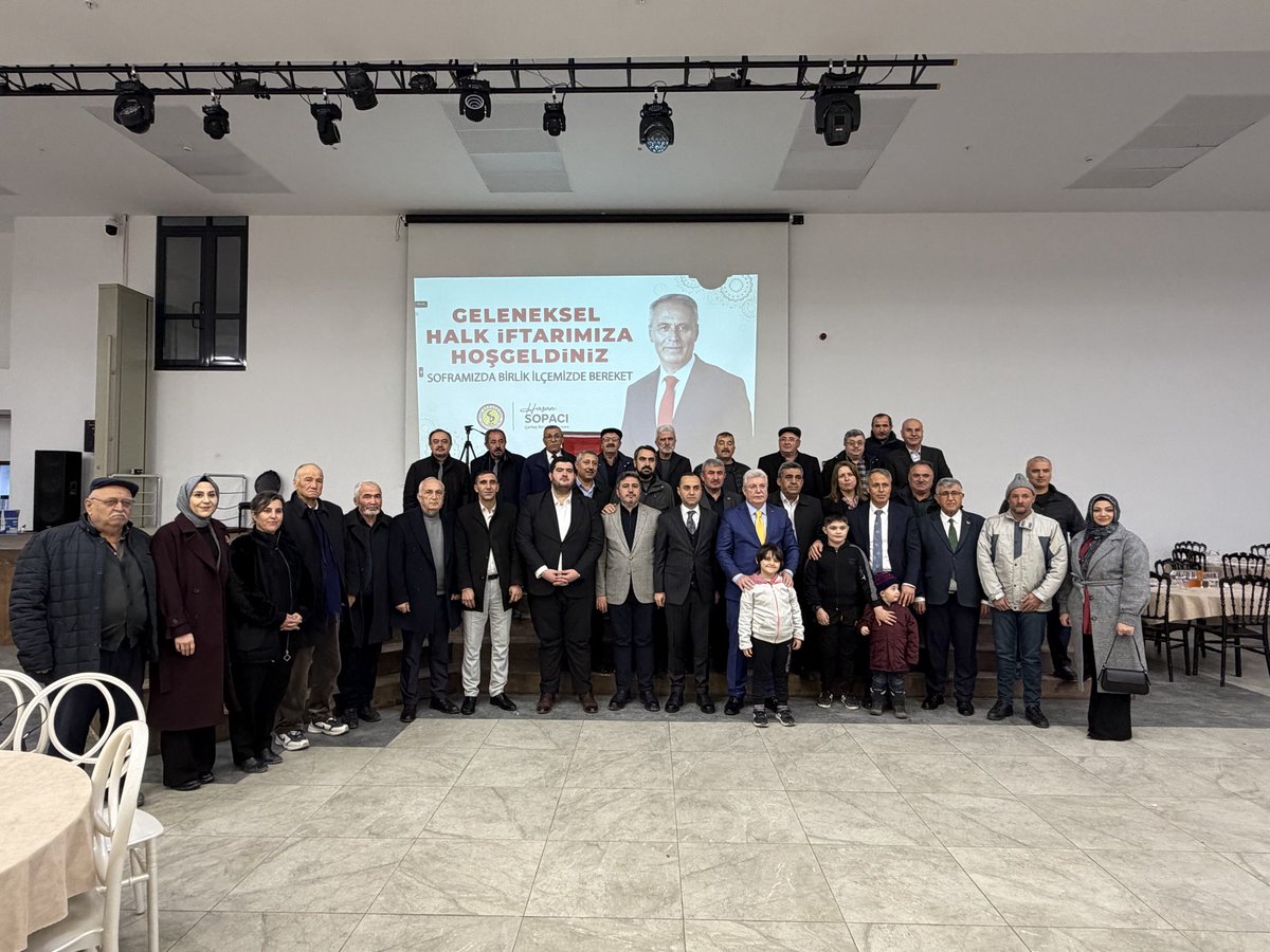 Korayerdogan18's tweet photo. Çerkeş Belediyemiz tarafından düzenlenen iftar yemeğinde; Grup Başkanvekilimiz Muhammet Emin Akbaşoğlu, İl Genel Meclis Başkanımız Ahmet Ulusoy, Çerkeş İlçe Başkanımız Furkan Altuntaş ve kıymetli yönetimiyle birlikte hemşehrilerimizle bir araya geldik.

Ramazan’ın bereketini, birlik ve beraberlik ruhunu aynı sofrada paylaşmanın huzurunu yaşadık.

Bu güzel iftar yemeğini düzenleyen Çerkeş Belediye Başkanımız Hasan Sopacı’ya gönülden teşekkür ediyorum.