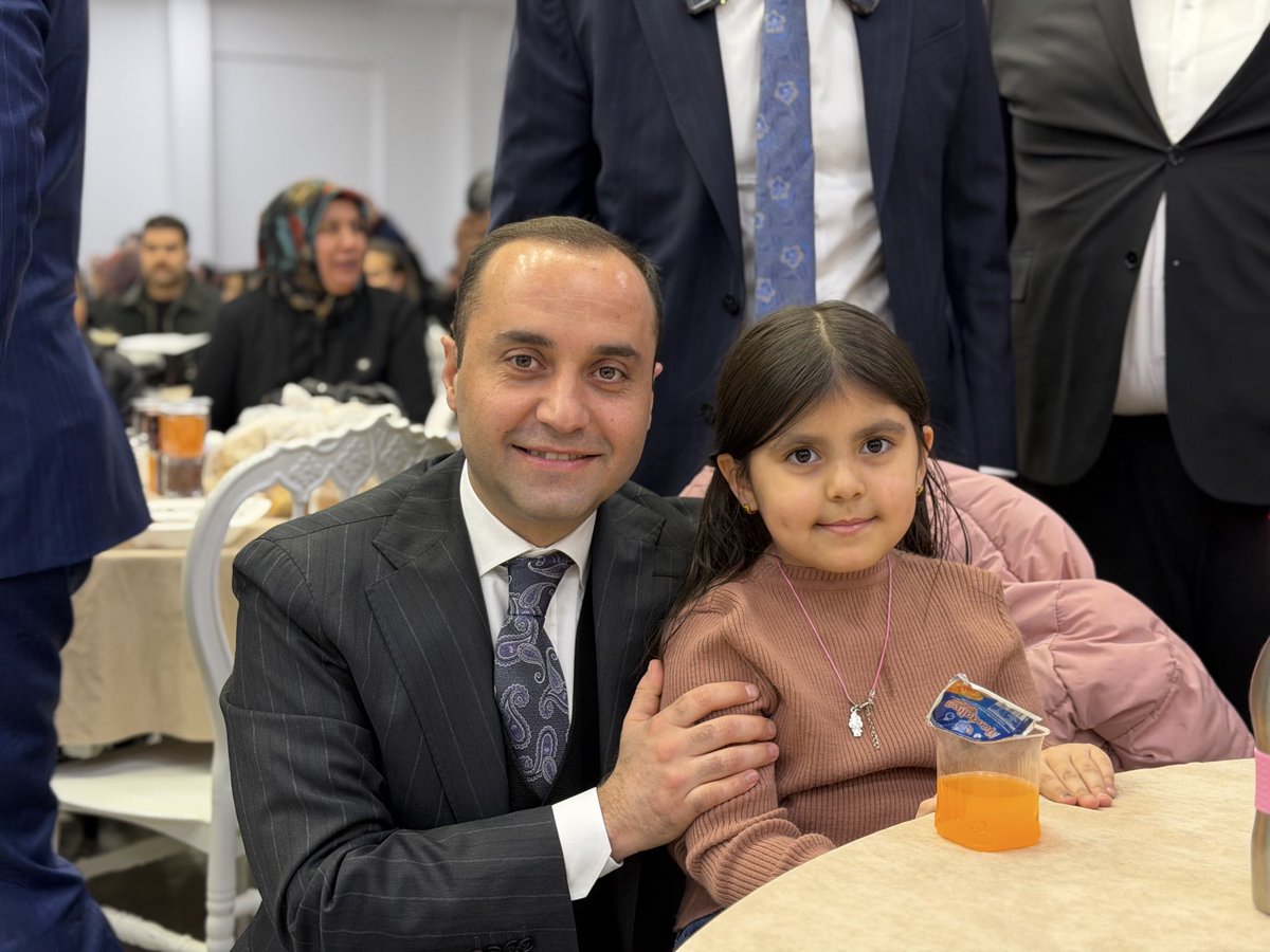 Korayerdogan18's tweet photo. Çerkeş Belediyemiz tarafından düzenlenen iftar yemeğinde; Grup Başkanvekilimiz Muhammet Emin Akbaşoğlu, İl Genel Meclis Başkanımız Ahmet Ulusoy, Çerkeş İlçe Başkanımız Furkan Altuntaş ve kıymetli yönetimiyle birlikte hemşehrilerimizle bir araya geldik.

Ramazan’ın bereketini, birlik ve beraberlik ruhunu aynı sofrada paylaşmanın huzurunu yaşadık.

Bu güzel iftar yemeğini düzenleyen Çerkeş Belediye Başkanımız Hasan Sopacı’ya gönülden teşekkür ediyorum.
