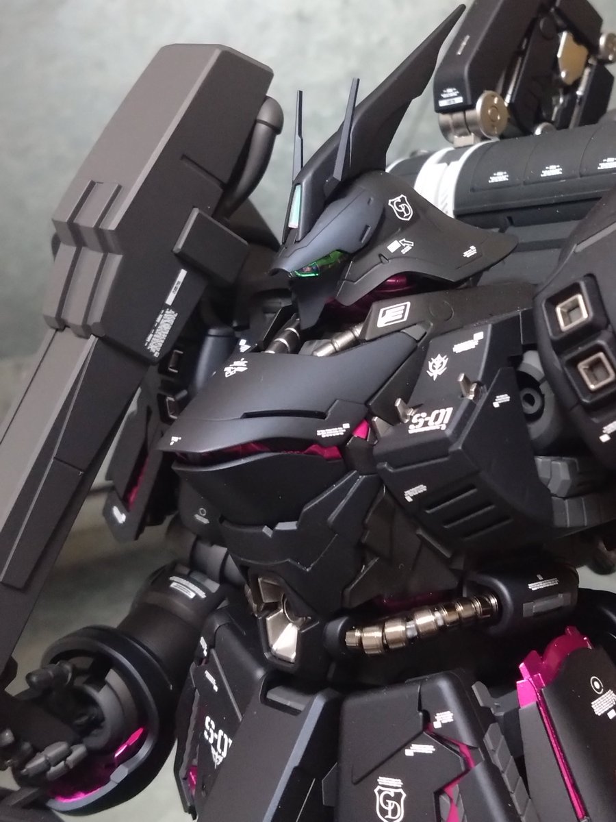 #今月作ったプラモ晒そうぜ
 八展に間に合わせたMGサザビー１個だけ