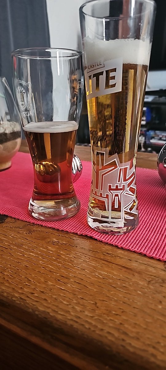 marma_munki's tweet photo. @castlelitesa is there a problem with batches of your 500ml cans?! 3rd case now with dark beer and not smelling like castke lite! Image attached for reference. Both from the same batch. #disappointing https://t.co/lasIQhIK71