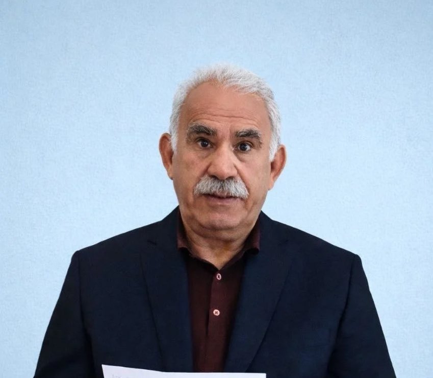 ajansoteki's tweet photo. Banu Avar:

“Tiyatroyu gülerek izliyoruz! 

Teröristi kurucu başkan ilan edersen ‘Demokratik entegrasyon, Cumhuriyet'in kuruluşu kadar önemli’ der!  

Batıya göbekten bağlı şakşakçılar istediğiniz kadar ‘ulusa sesleniş’ tadında mesaj taşıyın , Türk milleti oyunu yemiyor! https://t.co/V2KqaK7vVa