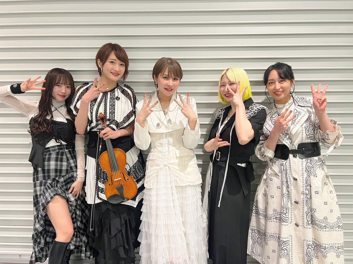 SHE SCREAM ROCK Vol.2
「SILENT SIREN x East Of Eden～」

ありがとうございました🫶

会場入りから終演後までずっと楽しかったです！！
今夜限りのコラボレーションもありがとうございました🕺🪩

#サイサイ 
#SILENTSIREN 
#EOE 
#EastOfEden

🍎