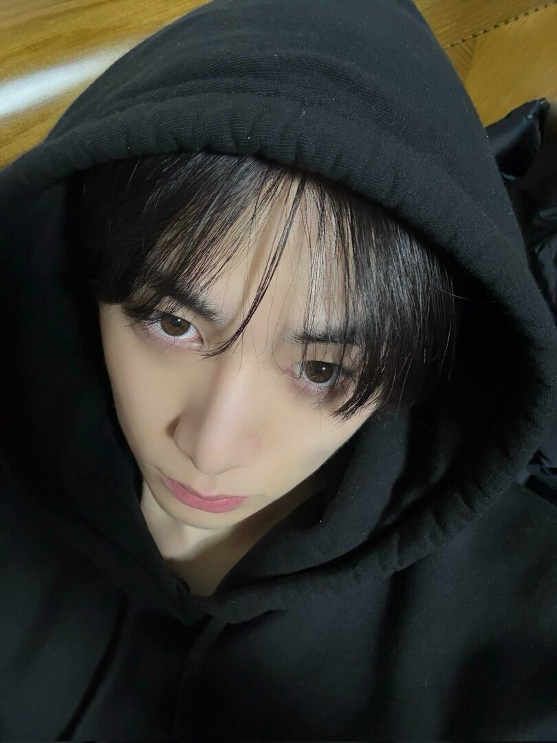 selfolssi ♤ tweet media