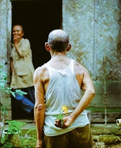 तस्वीर पर उपयुक्त पंक्तियाँ कमेंट कीजिए 😊 

Via: <a href="/poet_savan/">रे... सावन</a>