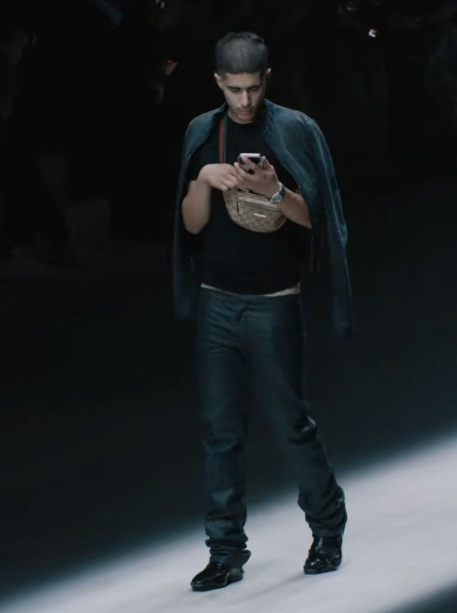 fakemink walking for gucci in milan 🇮🇹