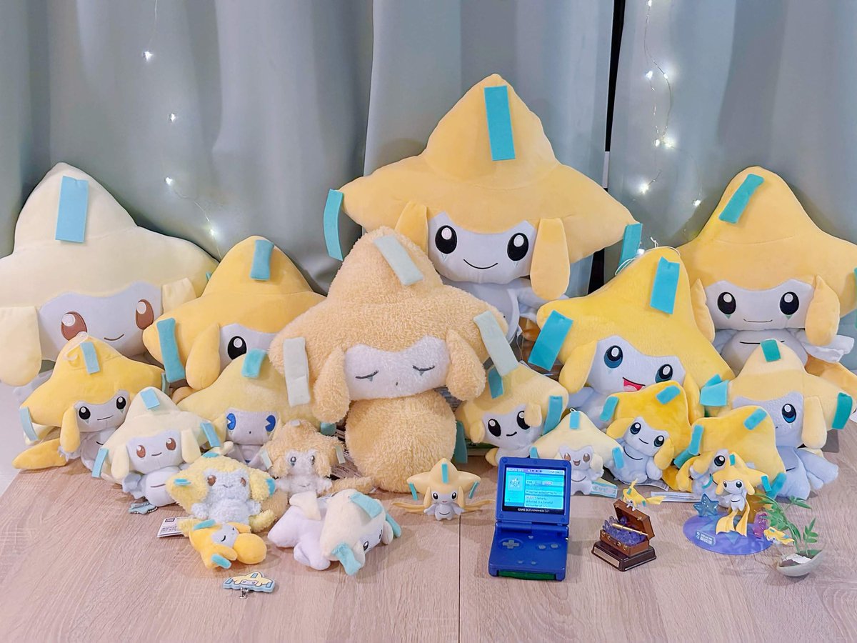 Small Rao post to share! 🐱

“HAPPY 30TH ANNIVERSARY POKÉMON!
I wanted to share my small collection of my favorite Pokémon, Jirachi! ⭐️ “

- Rao-mane