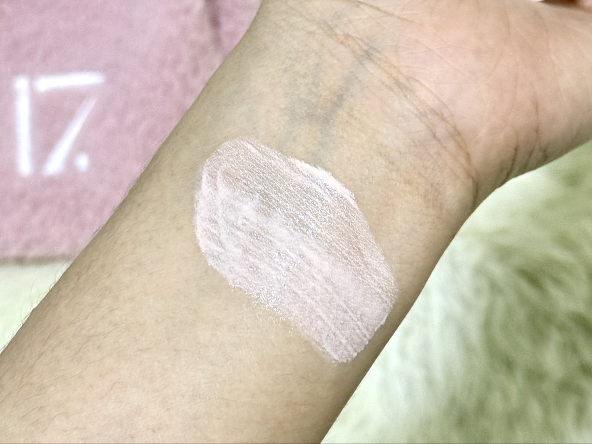 ชอบแบรนด์นี้ตั้งแต่ พกจ คือน่ารักมากกก! พอลองใช้ละเริ่ดจริงอะ ตอนนี้ใช้คู่นี้บ่อยยกให้เป็นลูกรักอีกตัวเลย 💗💝

#BootsThailand #รีวิวร้านBoots #17Bloomingcollection #ผลิบานทุกเฉดเปร่งประกายทุกวัน #Bloomyoureveryday