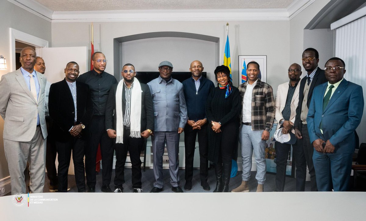 PatrickMuyaya's tweet photo. #RDC : Ce ne sont ni les menaces du père, le #Rwanda, encore moins les intimidations permanentes du fils, le #M23 qui peuvent les dissuader dans leur engagement contre leur instrumentalisation pour des fins de guerre.

Des actions communes pour favoriser le vivre-ensemble, un travail plus étroit et un engagement patriotique claire pour stopper la propagation du venin de la division, #PoisonRwandais, inoculé en permanence au sein de nos communautés par le père et le fils.

L’égarement et le choix du soutien à l’ennemi de certains membres de leur communauté ne les engagent pas.

Leur sécurité n’a jamais été l’objectif du #Rwanda sinon il n’aurait jamais amené dans les haut-plateaux, son autre criminel de fils de Red-Tabara. 

Riches et franches discussions à #Ottawa au siège de notre ambassade au #Canada avec les membres de la communauté #Banyamulenge. 

Le mensonge habillé et répété ne remplacera jamais la vérité. 

#CongolaisTelema !!!!

#ToutPourLaPatrie !!!!

#BendeleEkweyaTe 🇨🇩🇨🇩🇨🇩 !!!!
