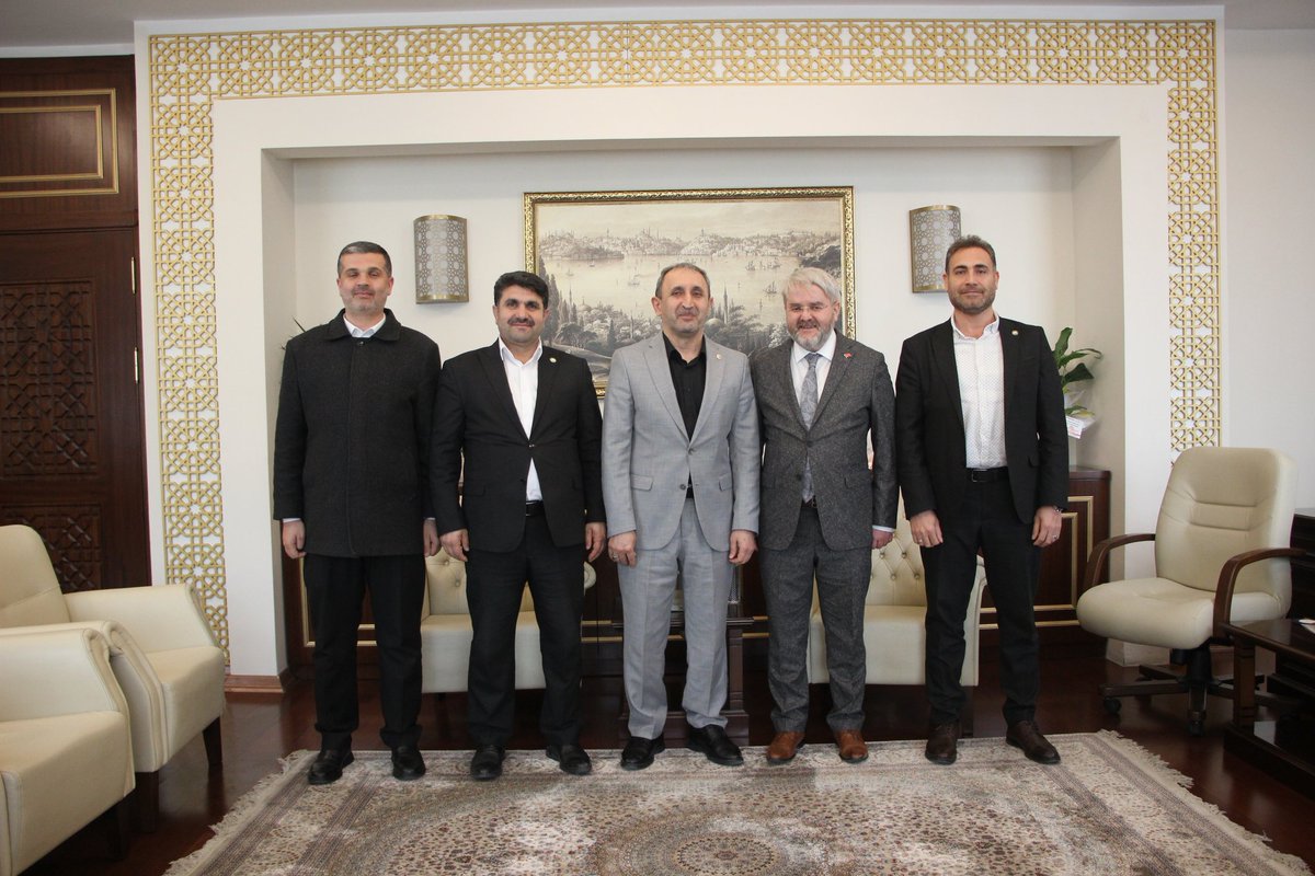 Gaziantep Milletvekilimiz Sn. <a href="/sehzadedemir/">Şahzade Demir</a> İl Başkanımız Sn. <a href="/FarukGocer27/">Faruk GÖÇER</a> ile birlikte Gaziantep İl Müftüsü Sn. <a href="/soykok_mustafa/">Mustafa Soykök</a> Beyefendiyi ziyaret ettiler.

Misafirperverlikleri için teşekkür ederiz.
<a href="/gantepmuftulugu/">Gaziantep İl Müftülüğü</a>
#Gaziantep 
#HÜDAPAR