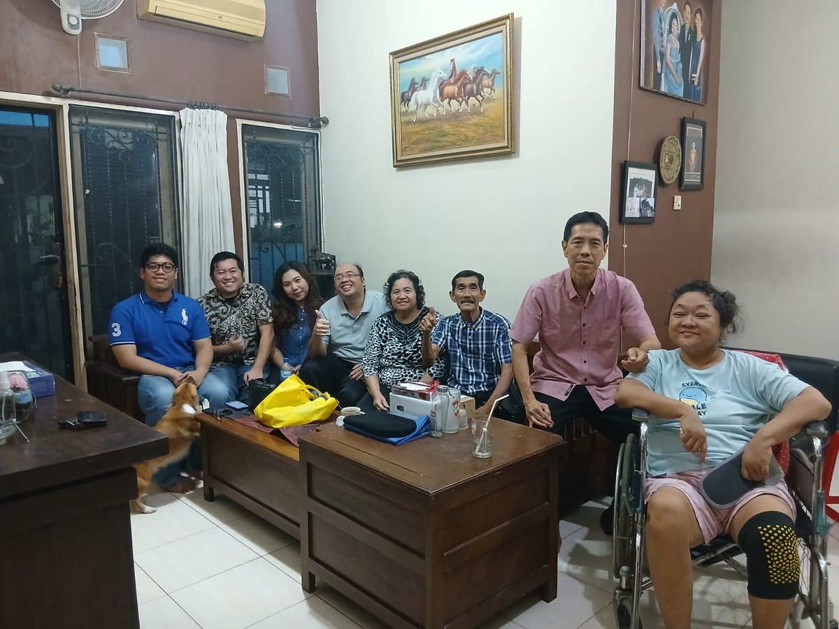 Berkunjung ke keluarga papa di Bekasi