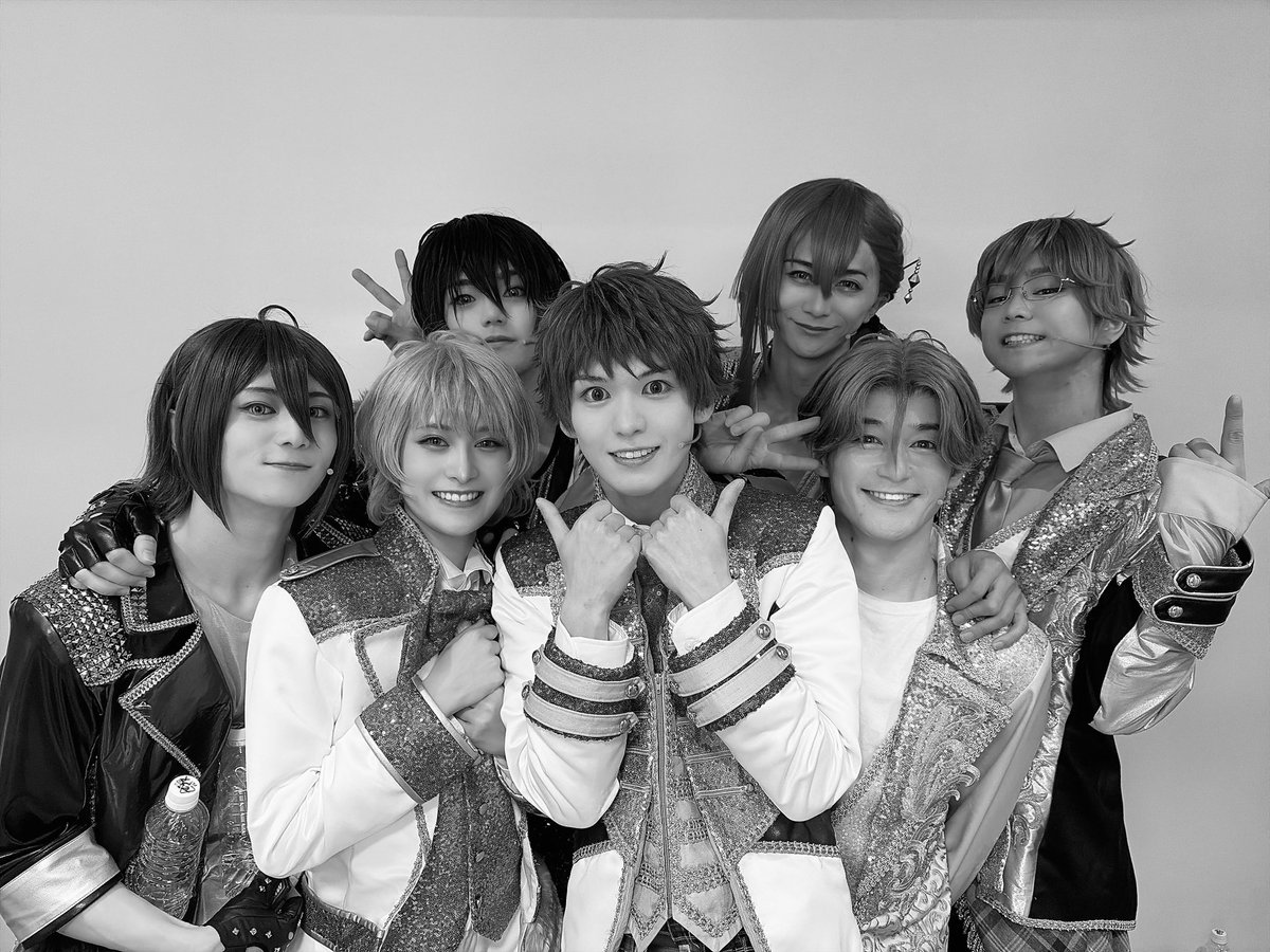 ここからの僕たちは
どんな色に輝いてゆくのかな？

本日もご来場くださいまして、
心から、有り難うございます。

明日も大切な仲間たちと精一杯、
煌めきを届けます。

一緒に、楽しもうねん🎵✨

#舞台キンプリ