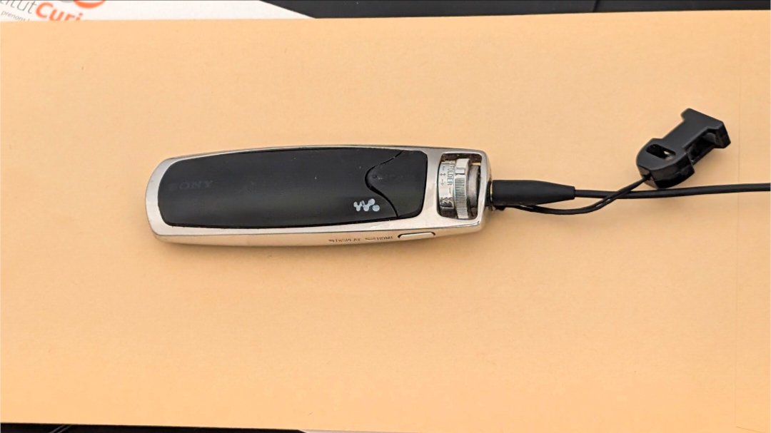 S705だけどまだ現役で使ってたりする ノイキャンのイヤホンはとっくに