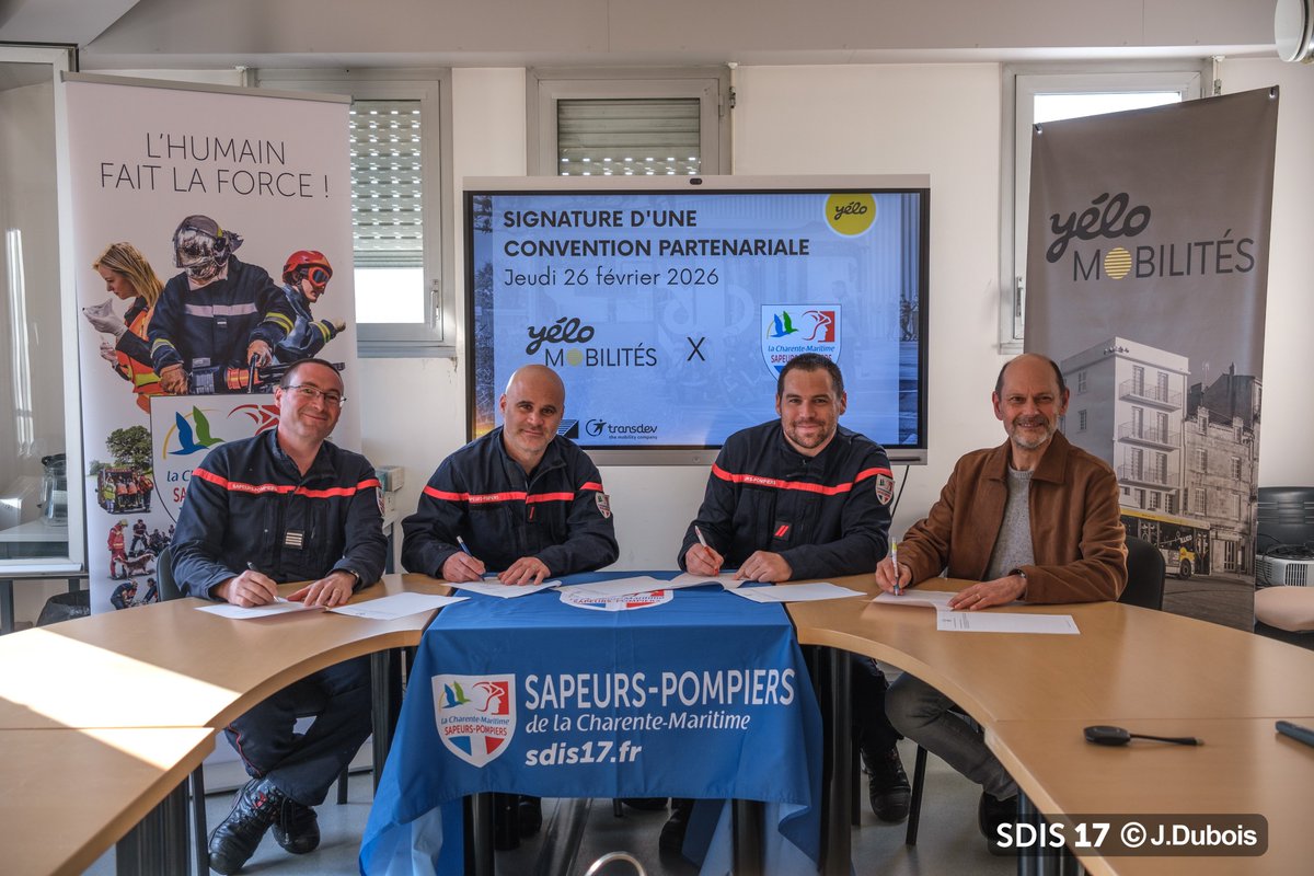 Pompiers17 tweet media