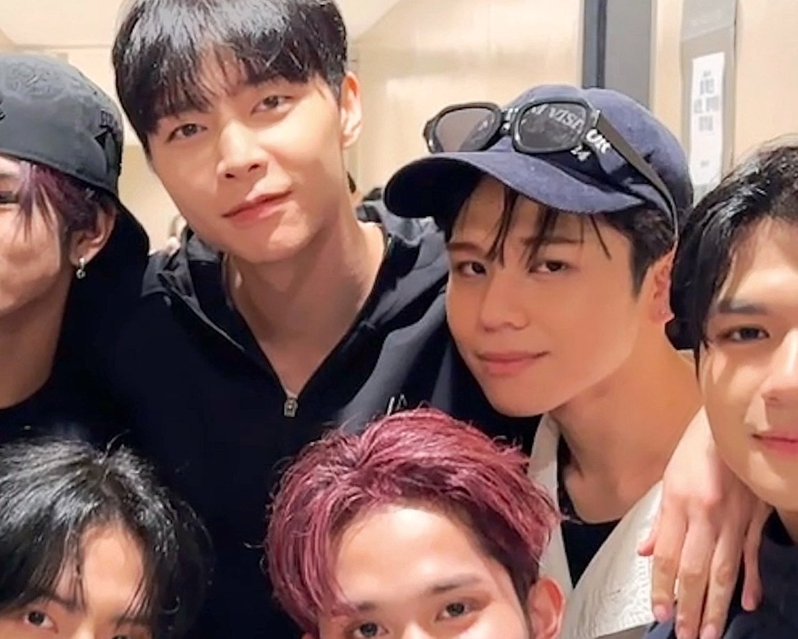 [🐲] yes naakbayan po ako ng isang johnny suh sunbaenim 🙈 (not ai)

#HORI7ON #호라이즌 #VINCI #빈치