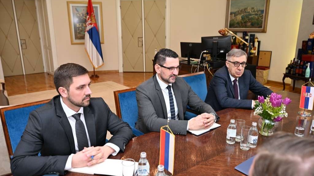 Генерални секретар Министарства спољних послова Републике Србије Душан Козарев <a href="/DKozarev1984/">Душан Козарев / Dusan Kozarev</a> састао се данас са министром за европске интеграције и међународну сарадњу Републике Српске Златаном Клокићем <a href="/ZlatanKlokic/">Zlatan Klokić</a>. 

Током разговора потврђена је чврста опредељеност Републике