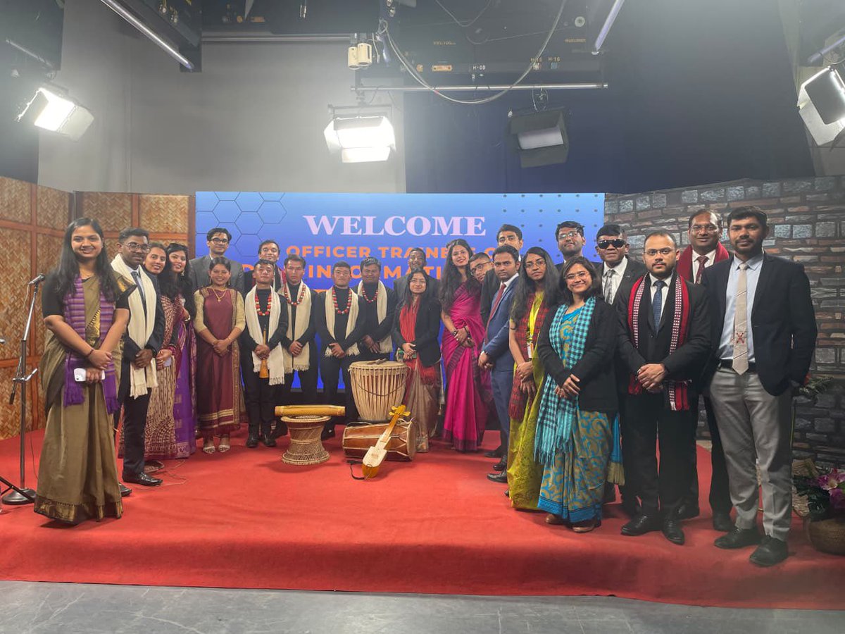 Officer Trainees - Indian Information Service 🇮🇳 tweet media