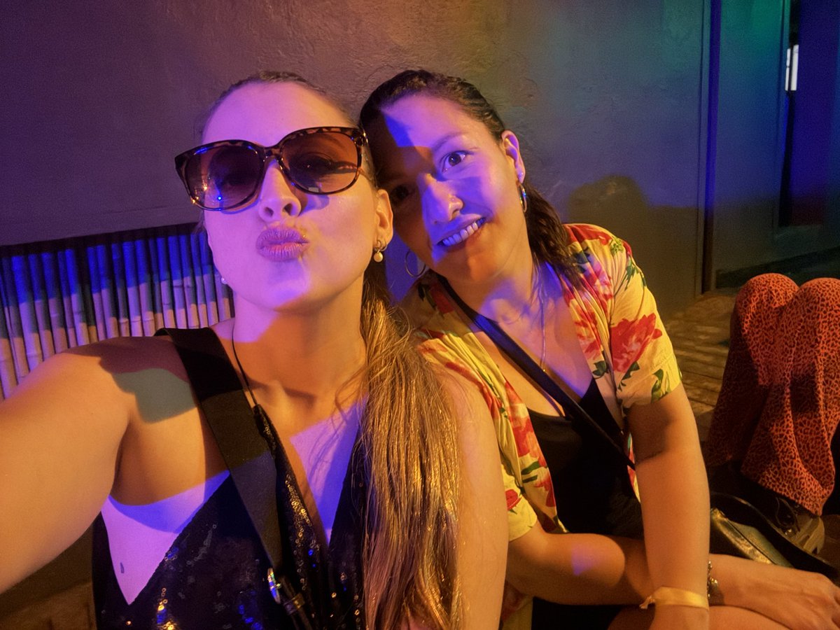 carlitadmai's tweet photo. Dale cheeeeee que queremos la segunda #radiolga @LucasFridman @miguegranados @olgaenvivo https://t.co/E3aNAR1U81