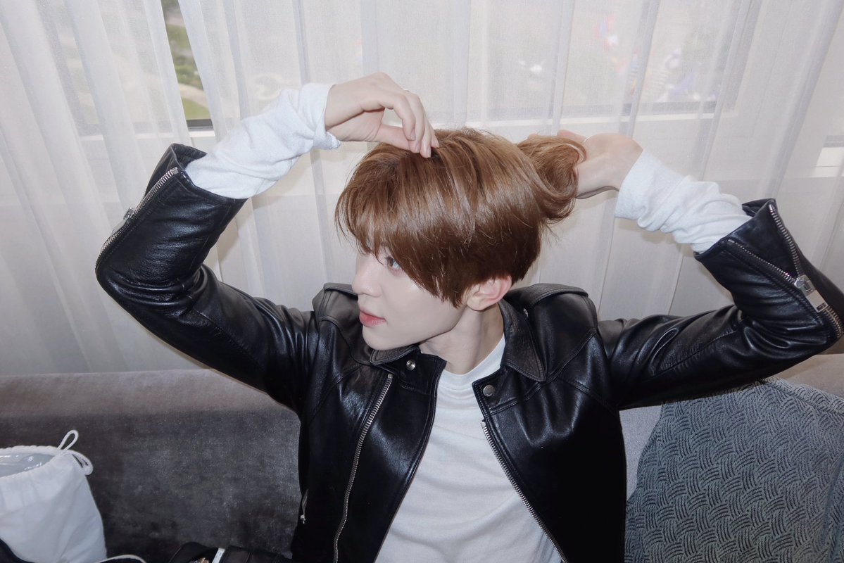 ท่าโพสของพวกมาดามเขาน่ะ