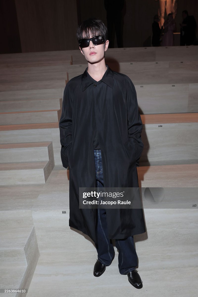 ✨ "#XiaoZhan" Gucci Brand Ambassador เข้าร่วมชมแฟชั่นโชว์ Gucci Fall-Winter 2026 ณ กรุงมิลาน ประเทศอิตาลี 🇮🇹

XIAO ZHAN GUCCI SPRING 
#XiaoZhanxGucci 
#GucciPrimavera
#XiaoZhan #MFW26
#GucciFW26 
#MFW26