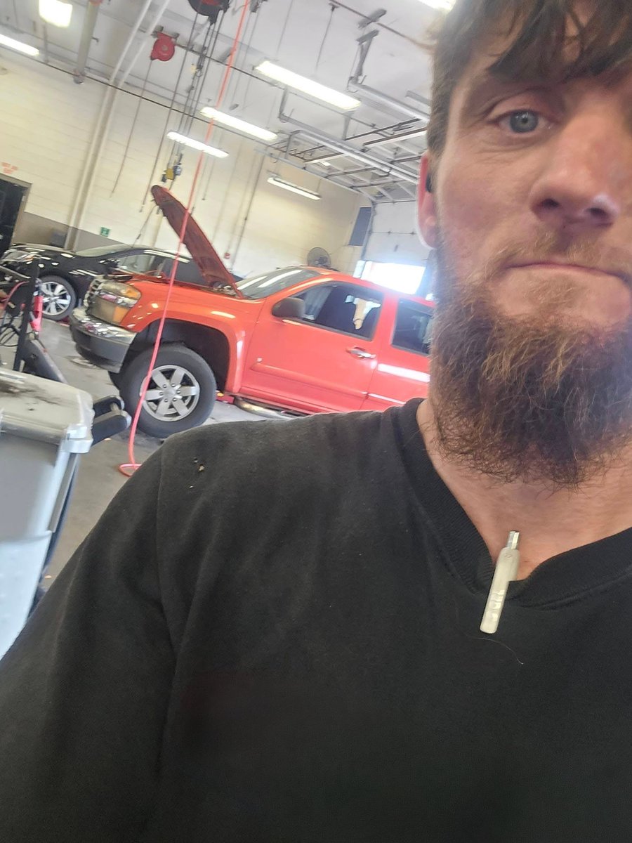 Straight Guys for Gay Eyes tweet media