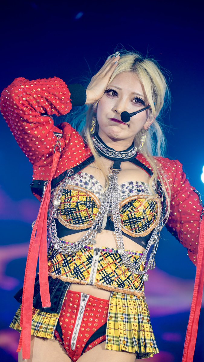 ありえさん（推し姫）推しカメラ🎥🍊
今日の推し事

姫のこの表情すき🍊

#バーレスク大阪
#ばれすく

📷α1+FE70-200mm F2.8 GM OSS Ⅱ

#バーレスク東京 #burlesque
#63angel